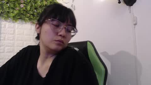 Snapshot of we_n_you chatting on February 20, 2025, 7:52 pm Trixie 3 online show from February 20, 2025, 7:52 pm