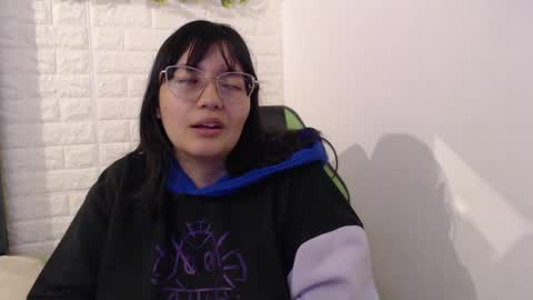 Snapshot of we_n_you chatting on March 6, 2025, 1:57 pm Trixie 3 online show from March 6, 2025, 1:57 pm