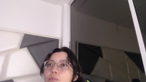 Snapshot of we_n_you chatting on October 4, 2025, 2:26 pm Trixie 3 online show from October 4, 2025, 2:26 pm