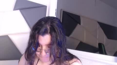 Snapshot of we_n_you chatting on October 10, 2025, 1:43 pm Trixie 3 online show from October 10, 2025, 1:43 pm