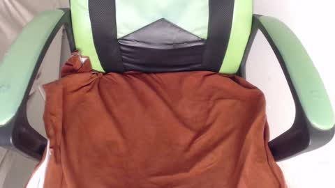 Snapshot of we_n_you chatting on October 16, 2025, 2:29 pm Trixie 3 online show from October 16, 2025, 2:29 pm