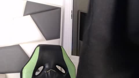 Snapshot of we_n_you chatting on October 23, 2025, 3:33 pm Trixie 3 online show from October 23, 2025, 3:33 pm