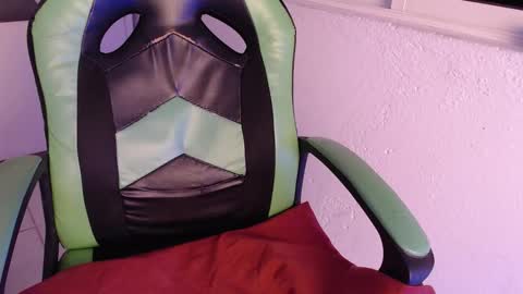 Snapshot of we_n_you chatting on October 28, 2025, 5:04 pm Trixie 3 online show from October 28, 2025, 5:04 pm