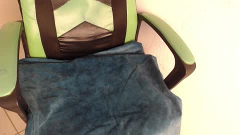 Snapshot of we_n_you chatting on November 17, 2025, 1:28 pm Trixie 3 online show from November 17, 2025, 1:28 pm