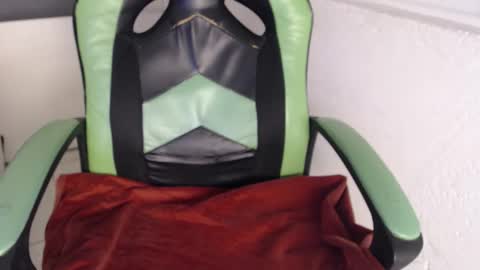 Snapshot of we_n_you chatting on November 23, 2025, 4:29 pm Trixie 3 online show from November 23, 2025, 4:29 pm