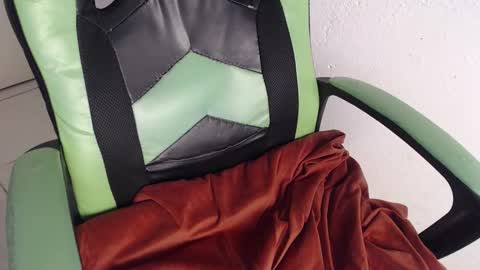 Snapshot of we_n_you chatting on November 25, 2025, 2:39 pm Trixie 3 online show from November 25, 2025, 2:39 pm