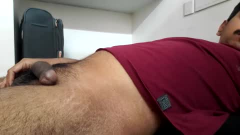 Snapshot of wearcondom chatting on December 17, 2025, 10:32 am sexyguy online show from December 17, 2025, 10:32 am