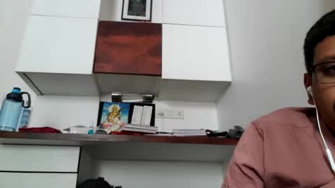 Snapshot of wearcondom chatting on December 19, 2025, 9:27 am sexyguy online show from December 19, 2025, 9:27 am