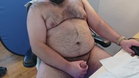 webarebuttbears online show from June 21, 2026, 9:39 pm