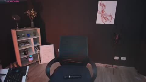 Snapshot of wednesdayfriday chatting on February 9, 2025, 8:13 pm Wednesday Please help me to reach 111 thumbs up online show from February 9, 2025, 8:13 pm