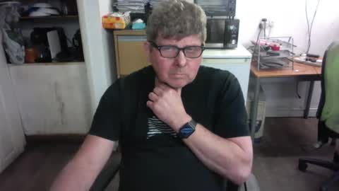 weloveafatcock online show from May 18, 2026, 1:06 pm