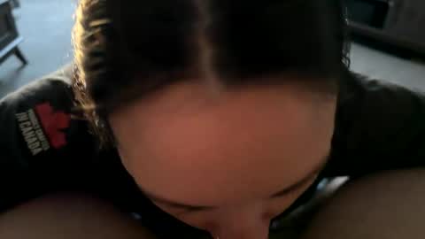 Snapshot of weloveleggings chatting on November 23, 2025, 10:42 pm weloveleggings online show from November 23, 2025, 10:42 pm