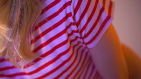 Snapshot of wendy_amber chatting on December 24, 2024, 6:17 pm Daisy online show from December 24, 2024, 6:17 pm