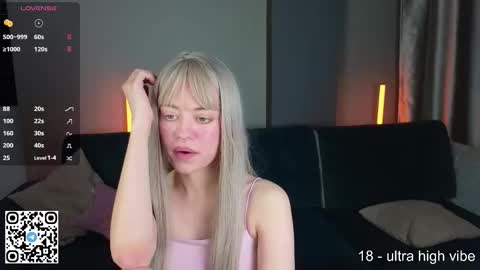 Snapshot of wendylovelylovew chatting on September 28, 2025, 1:49 pm Wendy online show from September 28, 2025, 1:49 pm