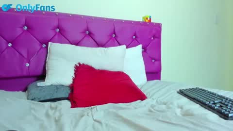 wendyyhot69 online show from March 10, 2026, 4:12 pm