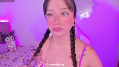 Wenstacie INDEPENDENT MODEL online show from May 7, 2026, 1:44 am