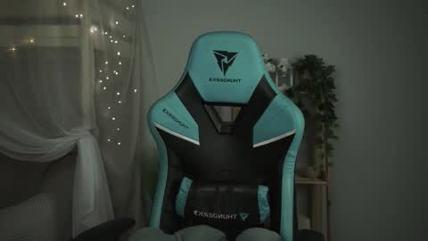 little girl who is always rightLisa online show from October 10, 2025, 8:19 pm