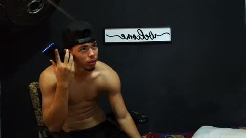 Snapshot of wesley_77 chatting on May 20, 2026, 8:04 pm wesley_77 online show from May 20, 2026, 8:04 pm