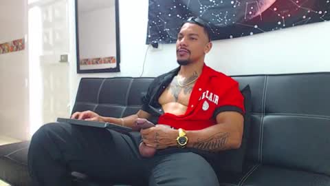 Snapshot of wesleyrogger chatting on November 28, 2025, 9:17 pm Wesley Rogger online show from November 28, 2025, 9:17 pm