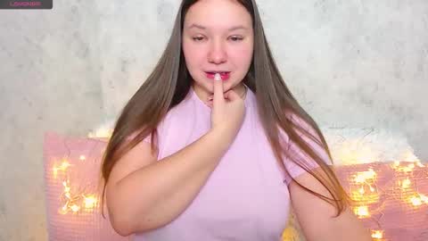 Snapshot of wet__molly chatting on December 4, 2025, 7:44 pm molly online show from December 4, 2025, 7:44 pm