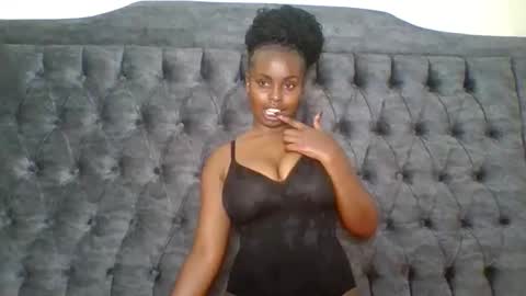Snapshot of wet_coco chatting on May 6, 2026, 9:53 pm wet_coco online show from May 6, 2026, 9:53 pm