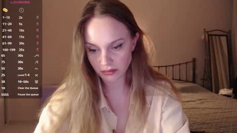 Snapshot of wet_lana chatting on September 12, 2025, 6:41 pm Lana online show from September 12, 2025, 6:41 pm