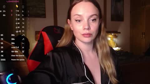 Lana online show from December 5, 2025, 9:00 pm