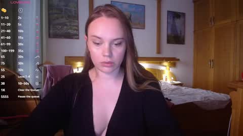 Lana online show from April 29, 2026, 4:22 pm