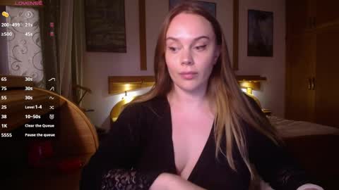 Lana online show from May 15, 2026, 7:32 pm