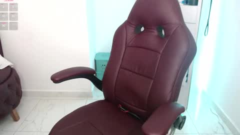 Snapshot of wet_liss chatting on February 22, 2025, 12:38 am Diva online show from February 22, 2025, 12:38 am