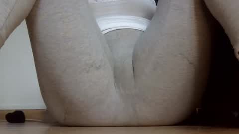 wet_pants2022 online show from December 19, 2025, 10:44 am