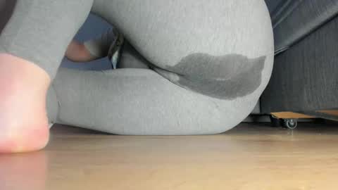 Snapshot of wet_pants2022 chatting on May 9, 2026, 9:31 pm wet_pants2022 online show from May 9, 2026, 9:31 pm