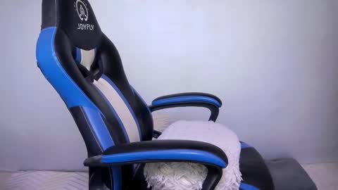 Beatrice Moan from LovenseWet from Tip MenuOpen for Private online show from October 31, 2025, 11:06 pm