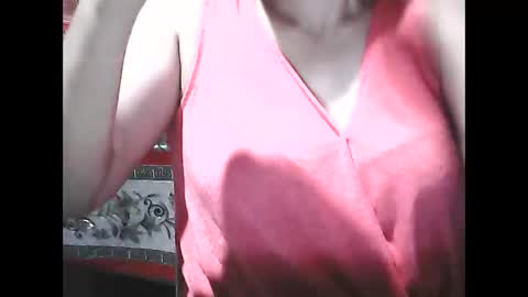 Snapshot of wethornypussy4u chatting on October 5, 2025, 7:07 am wethornypussy4u online show from October 5, 2025, 7:07 am
