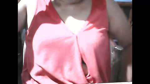 Snapshot of wethornypussy4u chatting on October 16, 2025, 8:15 am wethornypussy4u online show from October 16, 2025, 8:15 am