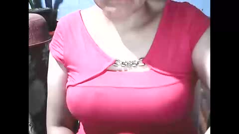 Snapshot of wethornypussy4u chatting on December 18, 2025, 5:52 pm wethornypussy4u online show from December 18, 2025, 5:52 pm