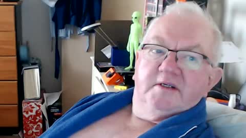 Snapshot of wetroller chatting on June 23, 2026, 4:43 am Wetroller online show from June 23, 2026, 4:43 am