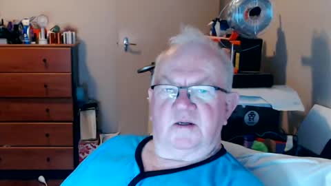 Snapshot of wetroller chatting on June 25, 2026, 11:15 am Wetroller online show from June 25, 2026, 11:15 am