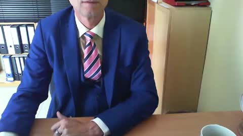 Snapshot of wetsuitedman chatting on June 9, 2026, 8:04 am Franz online show from June 9, 2026, 8:04 am