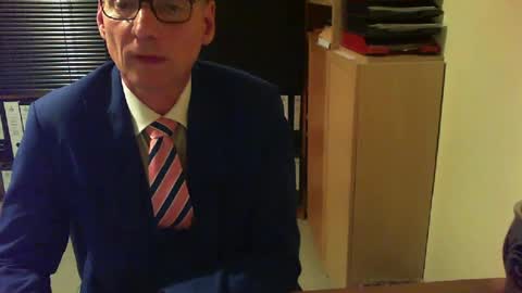 Snapshot of wetsuitedman chatting on June 19, 2026, 5:39 pm Franz online show from June 19, 2026, 5:39 pm