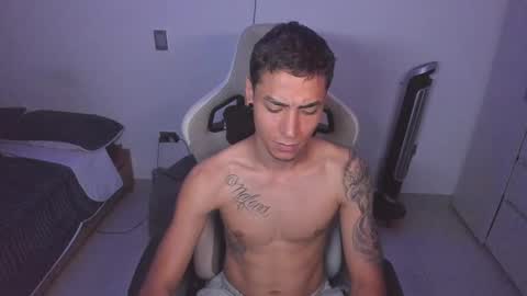 Snapshot of wexx_ chatting on November 12, 2025, 5:19 am wex online show from November 12, 2025, 5:19 am