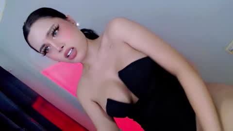 Snapshot of what_the_fuckxx chatting on December 4, 2025, 4:11 am kiara online show from December 4, 2025, 4:11 am