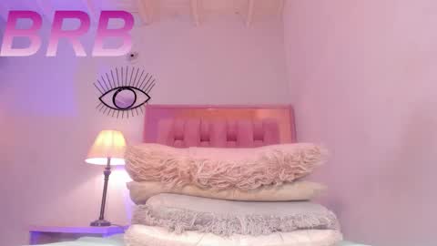 Sara  online show from September 12, 2025, 2:50 pm