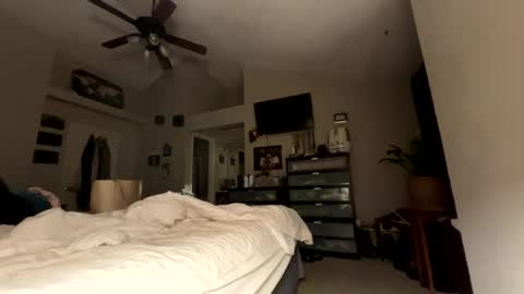 Whisper online show from November 2, 2025, 5:54 am