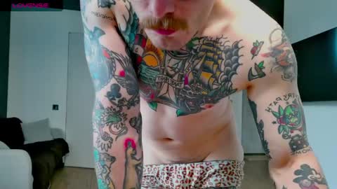 Snapshot of white_king999 chatting on June 4, 2026, 12:33 pm Max online show from June 4, 2026, 12:33 pm