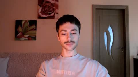 Snapshot of white_sport chatting on December 14, 2025, 11:48 am Tom online show from December 14, 2025, 11:48 am