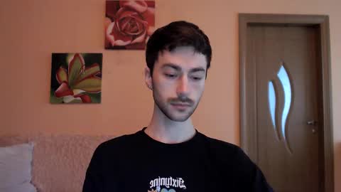 Snapshot of white_sport chatting on December 22, 2025, 12:46 pm Tom online show from December 22, 2025, 12:46 pm