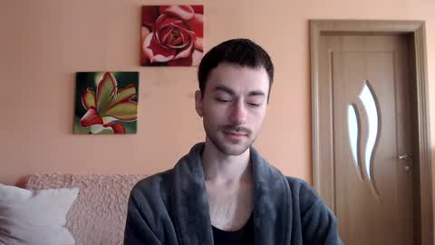 Snapshot of white_sport chatting on March 28, 2026, 11:43 am Tom online show from March 28, 2026, 11:43 am