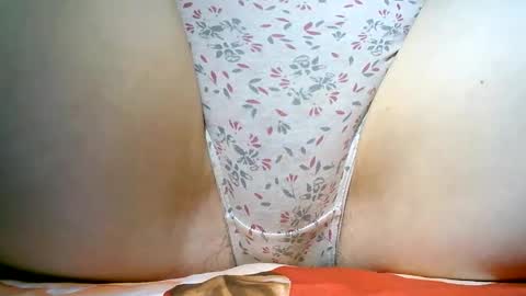 Snapshot of whiteapsara chatting on January 14, 2025, 3:47 pm Love online show from January 14, 2025, 3:47 pm