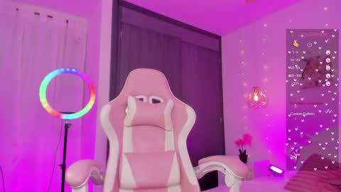 Snapshot of whiteatenea chatting on February 8, 2025, 8:09 am whiteatenea online show from February 8, 2025, 8:09 am